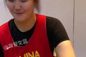 張子宇：自己懷揣著“未來打WNBA”夢(mèng) 近期目標(biāo)是想在賽場(chǎng)扣個(gè)籃！